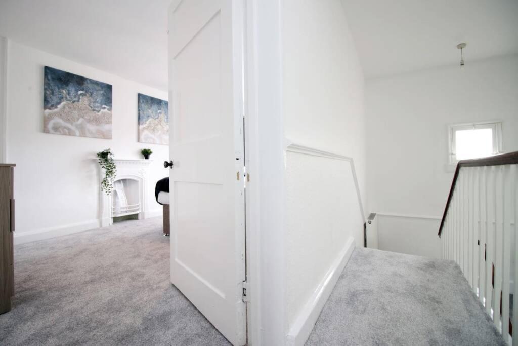 Spacious Georgian 3Bedroom Apartment- 10 Minute Walk To The River Avon, Roman Baths And Bath Abbey Esterno foto