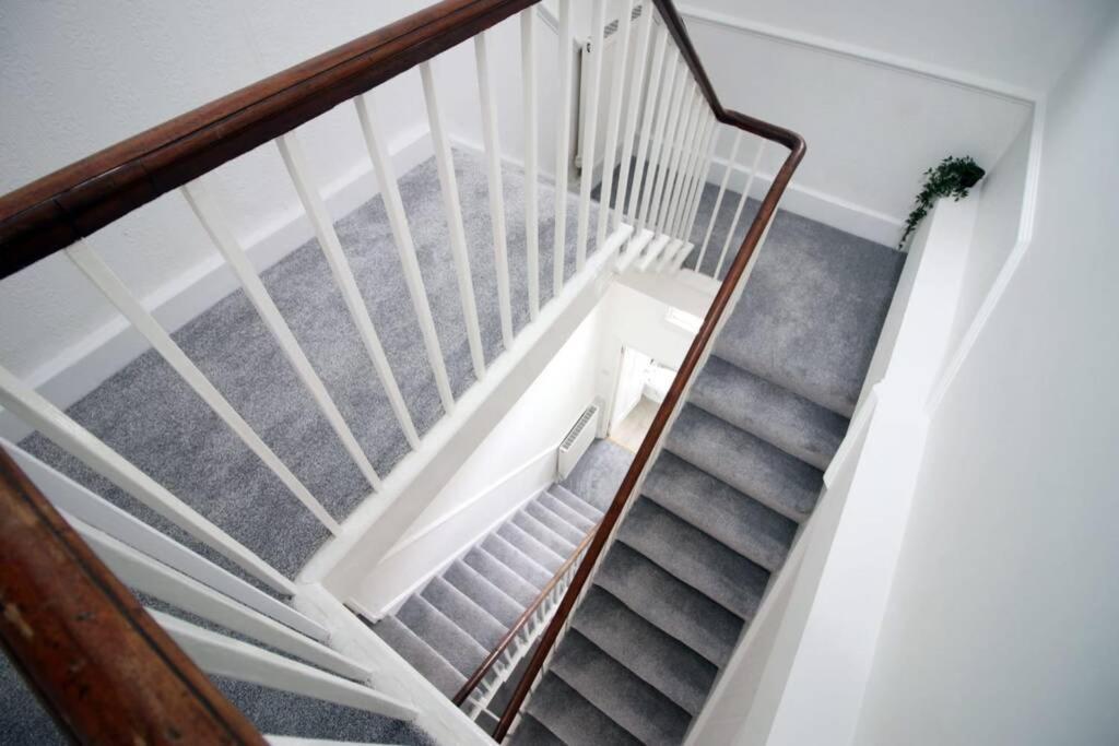 Spacious Georgian 3Bedroom Apartment- 10 Minute Walk To The River Avon, Roman Baths And Bath Abbey Esterno foto