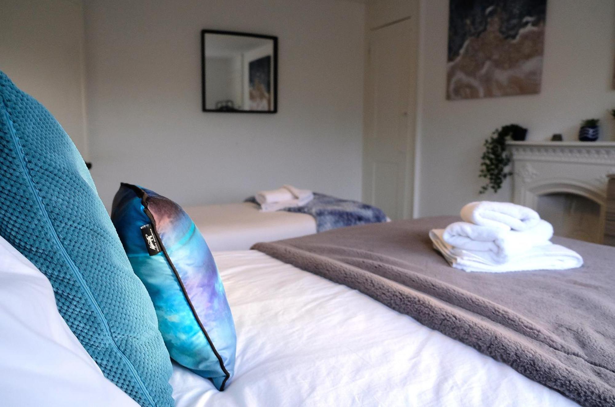 Spacious Georgian 3Bedroom Apartment- 10 Minute Walk To The River Avon, Roman Baths And Bath Abbey Esterno foto