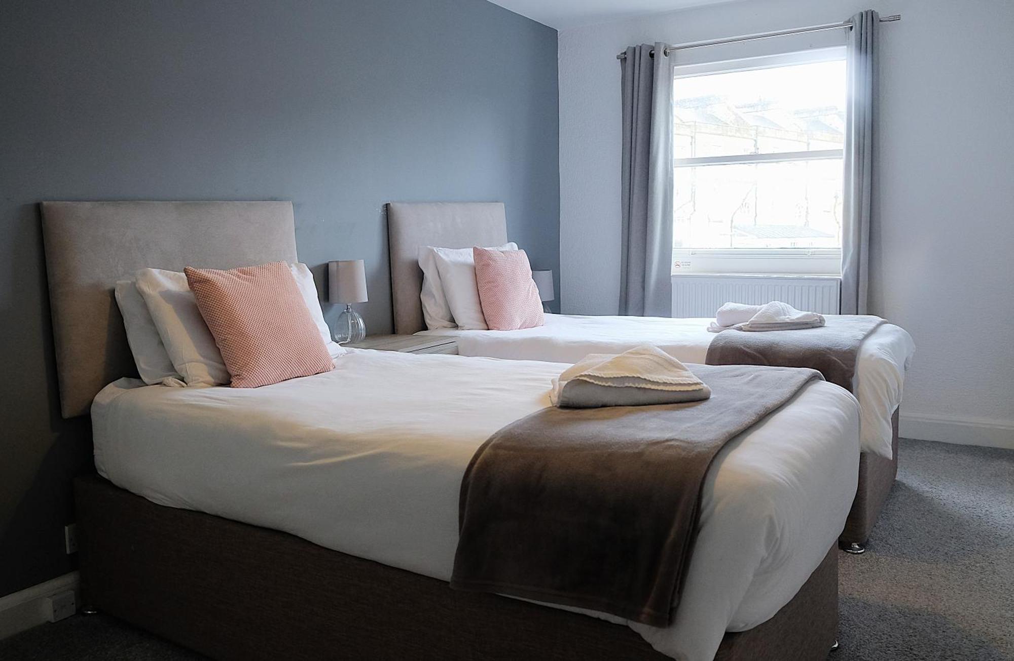 Spacious Georgian 3Bedroom Apartment- 10 Minute Walk To The River Avon, Roman Baths And Bath Abbey Esterno foto