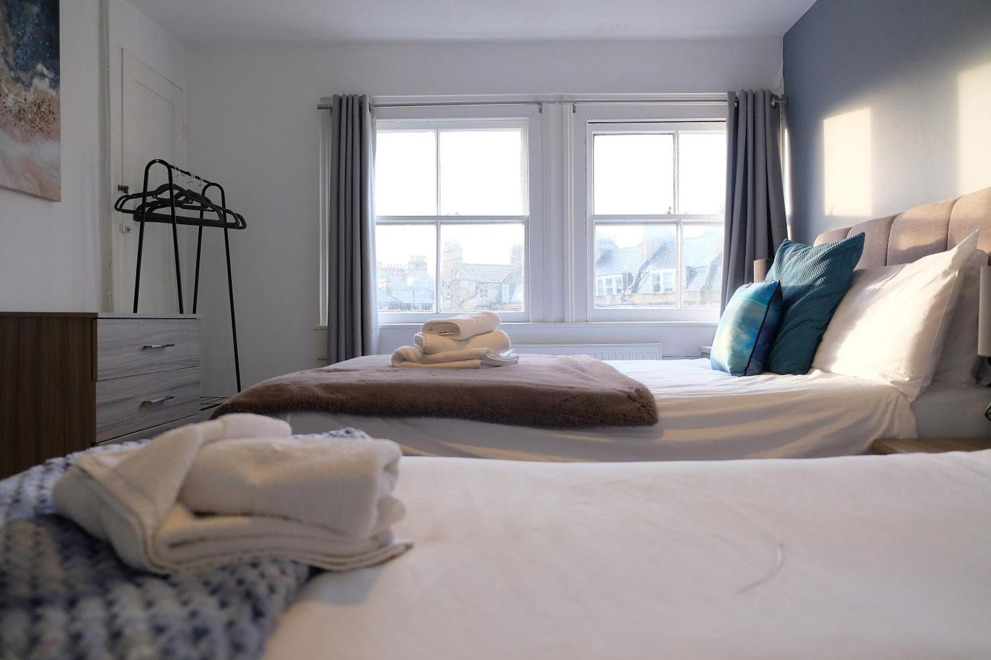 Spacious Georgian 3Bedroom Apartment- 10 Minute Walk To The River Avon, Roman Baths And Bath Abbey Esterno foto