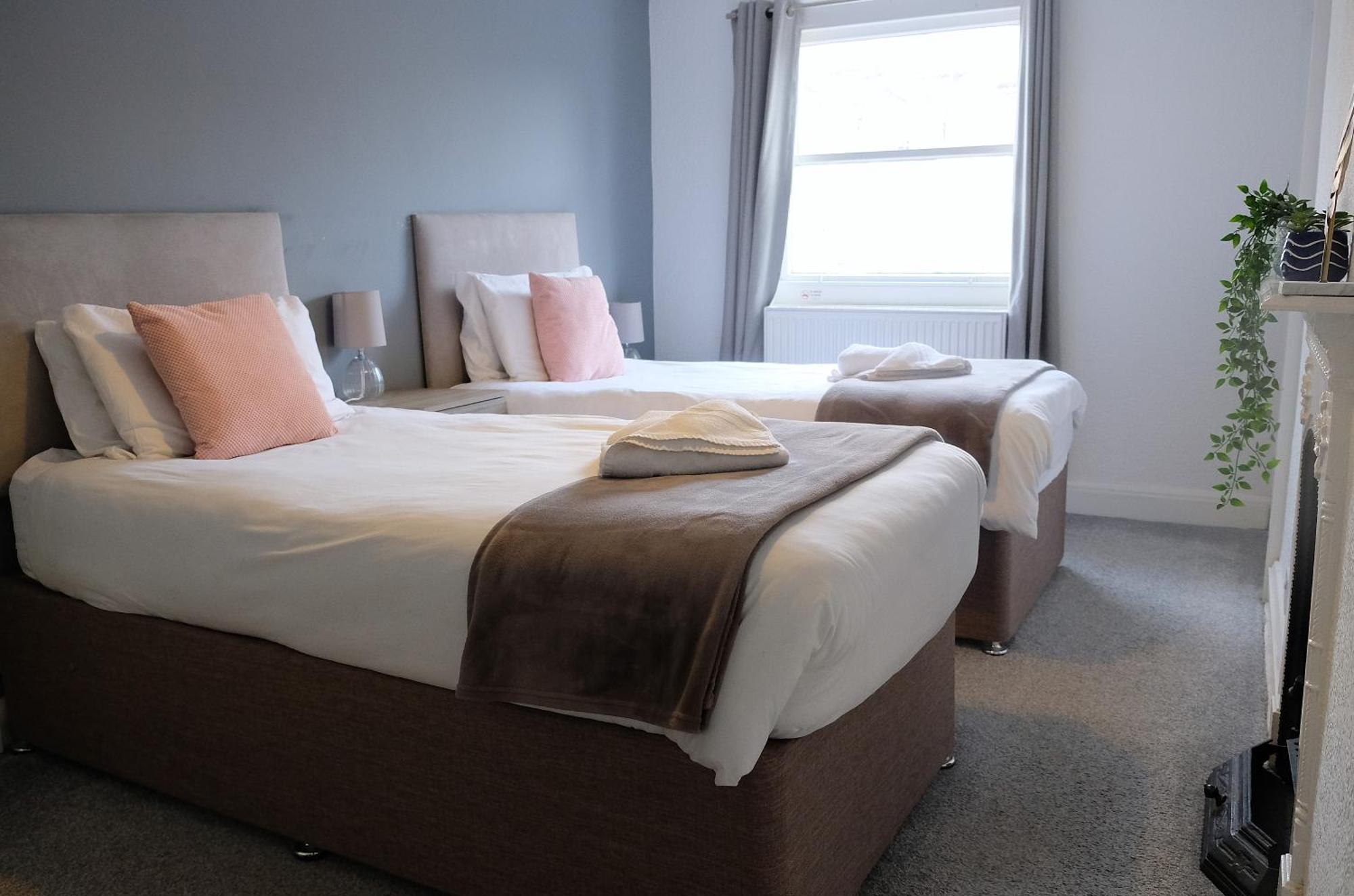 Spacious Georgian 3Bedroom Apartment- 10 Minute Walk To The River Avon, Roman Baths And Bath Abbey Esterno foto