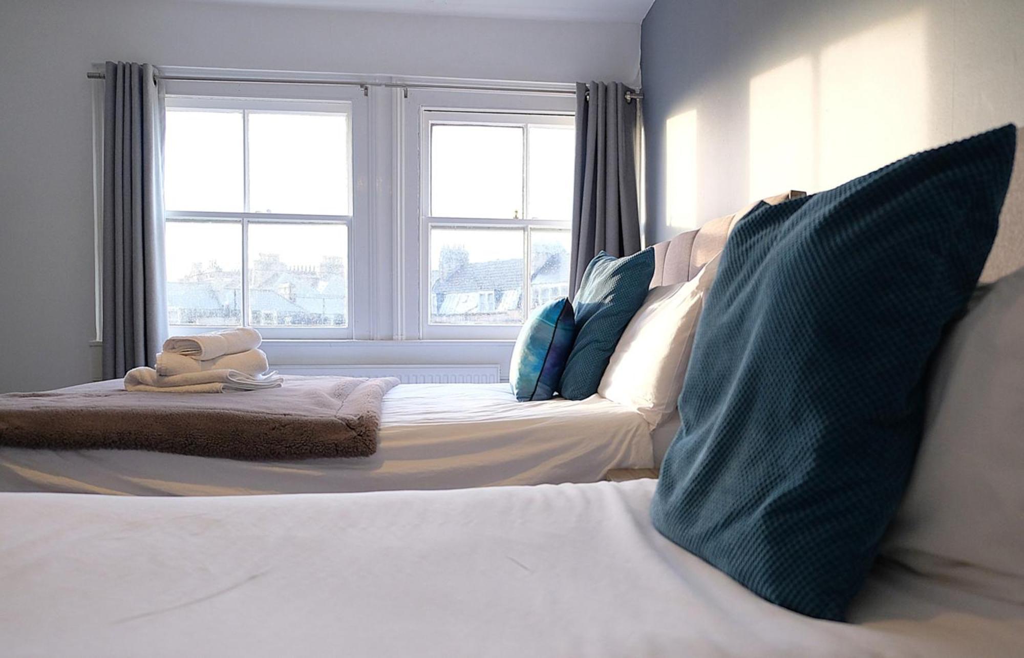 Spacious Georgian 3Bedroom Apartment- 10 Minute Walk To The River Avon, Roman Baths And Bath Abbey Esterno foto